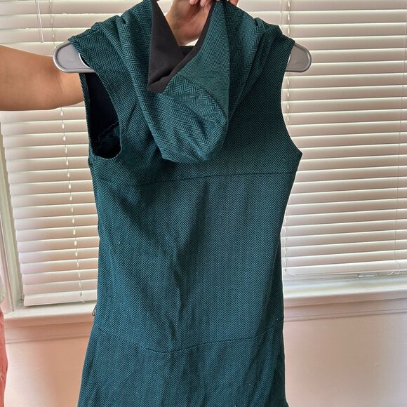 Green Dress - Picture 3 of 3